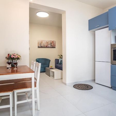 Port City Haifa - Luxury Apartments 50 Mtrs From The Beach מראה חיצוני תמונה
